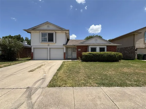 $295,000 | 6421 Nellie Drive, Arlington, TX 76002