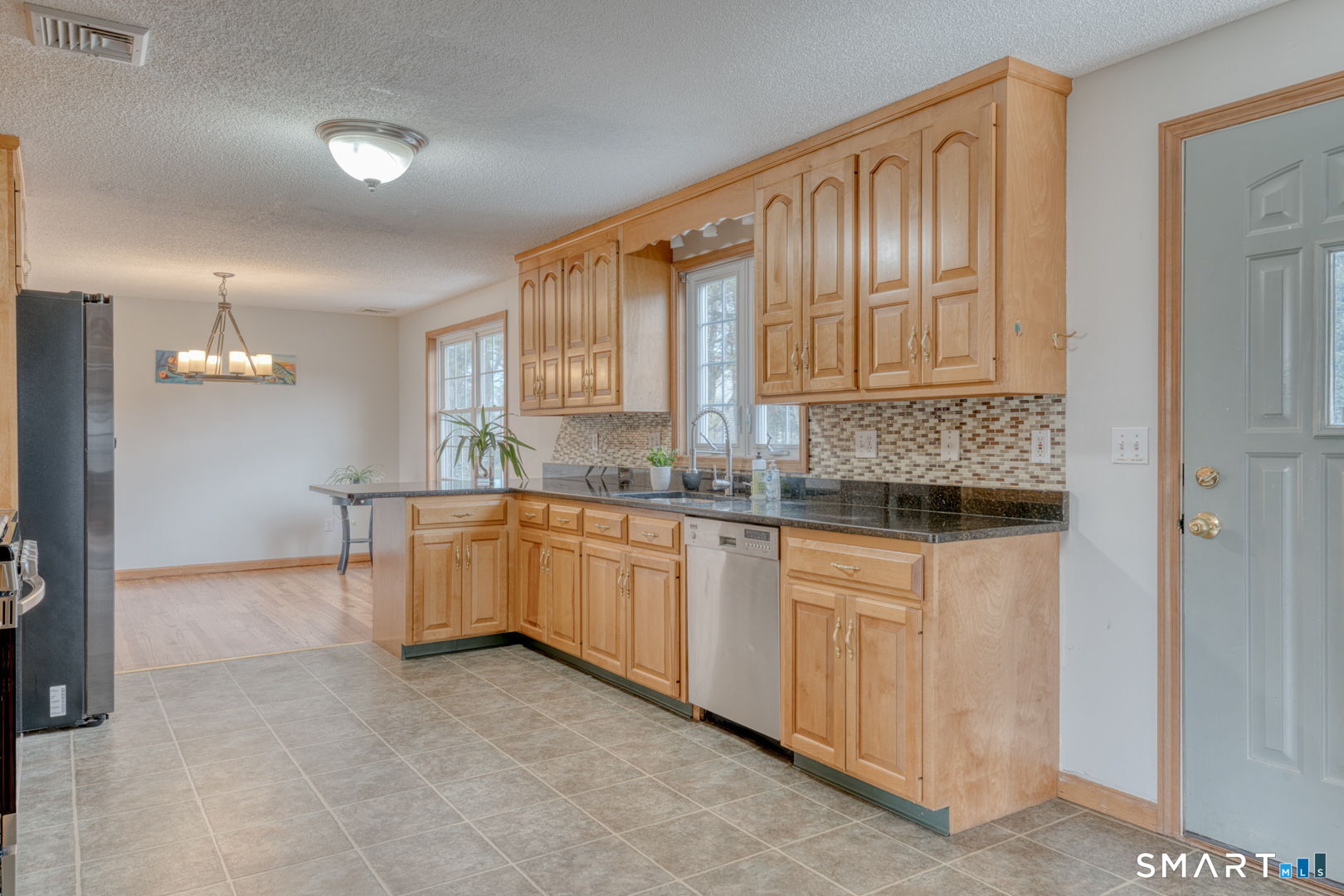 460 Addison Road Glastonbury, CT 06033 - Photo 8 of 38