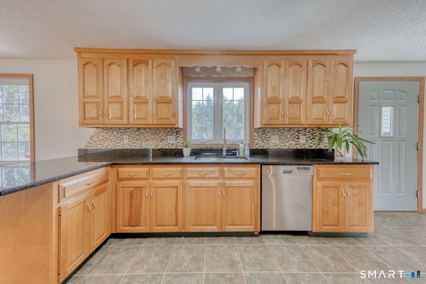 460 Addison Road Glastonbury, CT 06033 - Photo 10 of 38