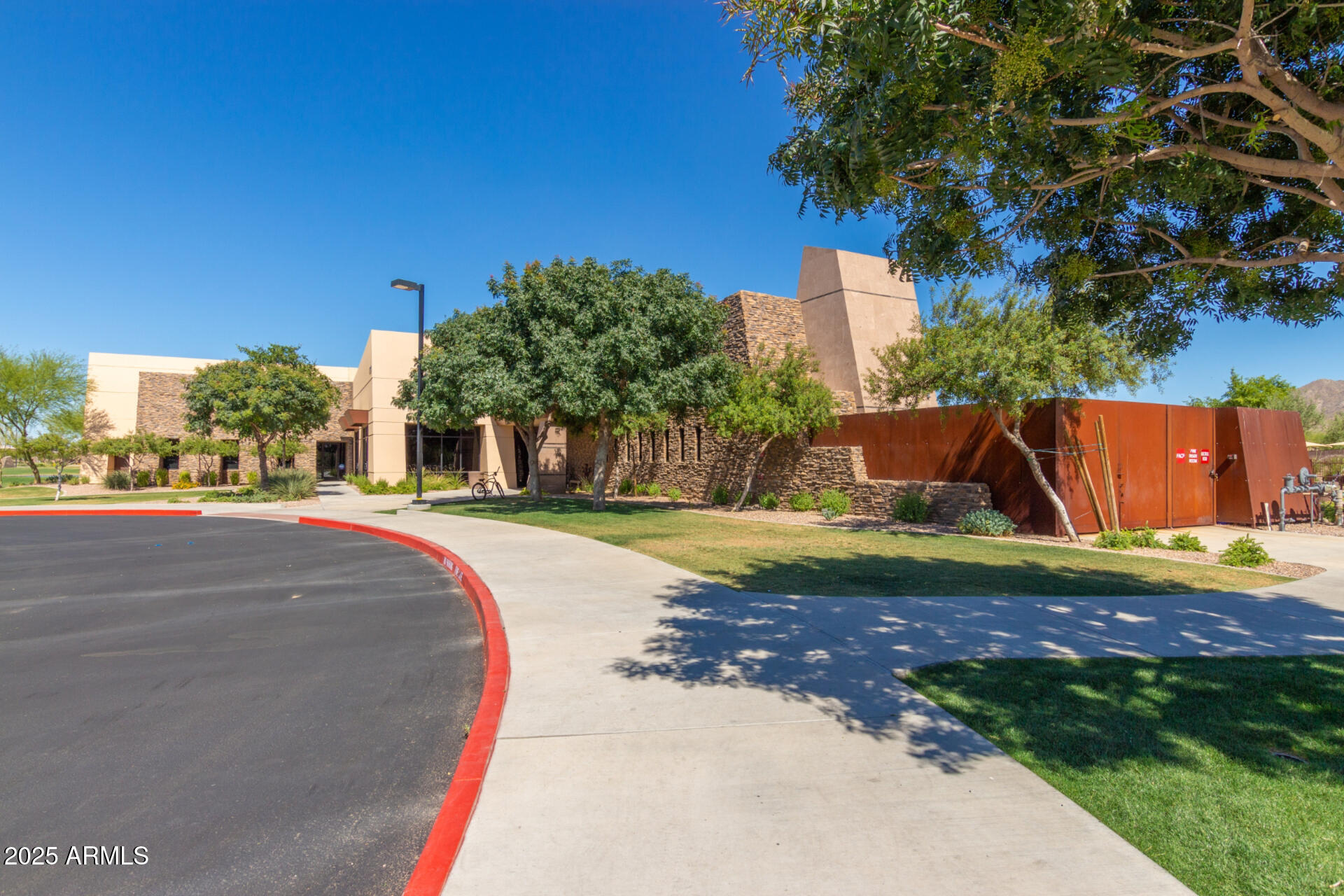2169 East Gillcrest Road Gilbert, AZ 85298 - Photo 40 of 77 a view of a house with a yard