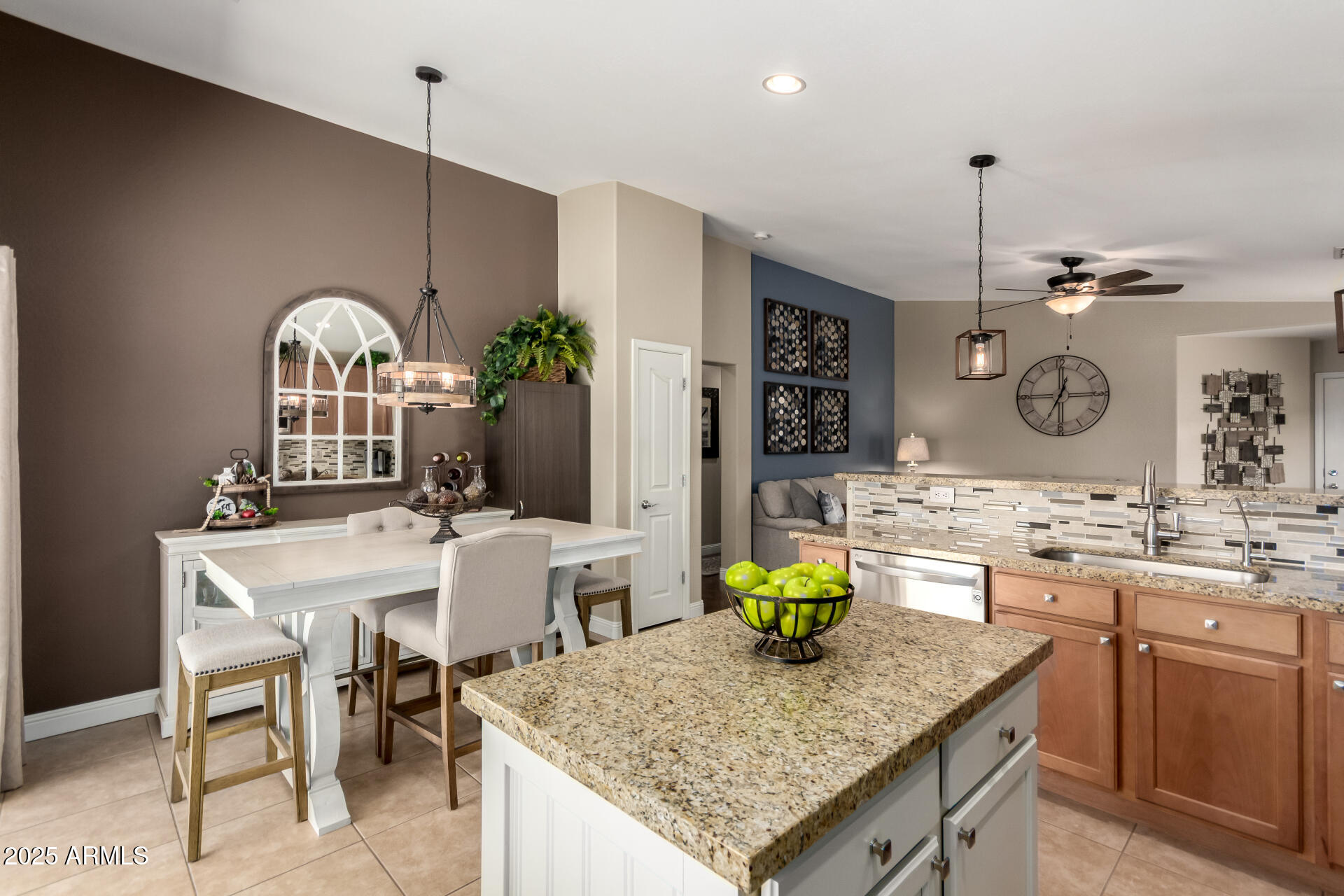 2169 East Gillcrest Road Gilbert, AZ 85298 - Photo 6 of 77 Granit Countertops