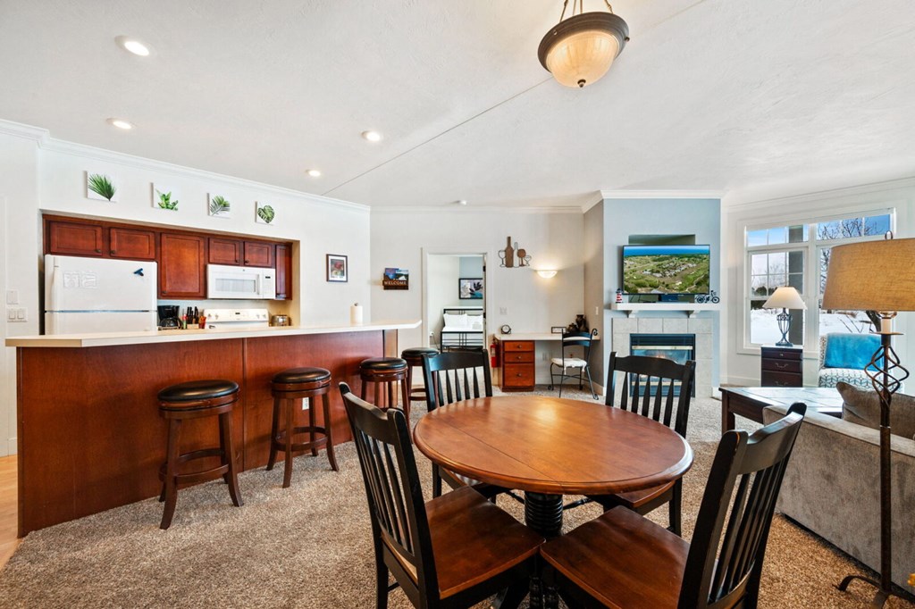 5282 Horseshoe Bay Road, Unit 1 Egg Harbor, WI 54209 - Photo 2 of 10