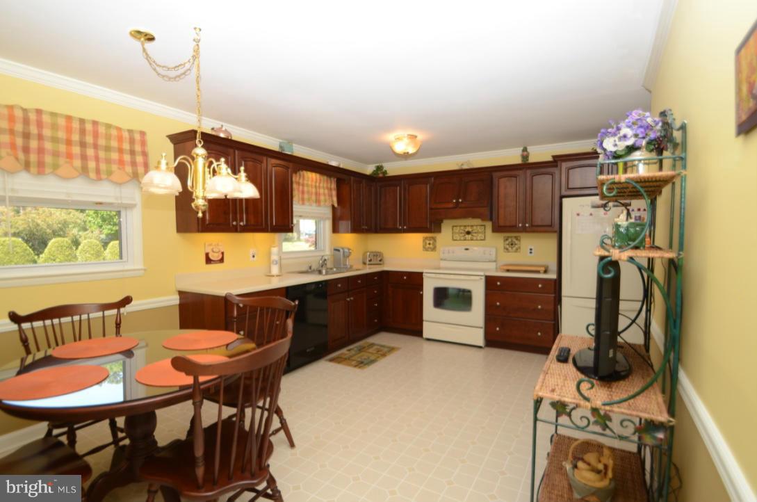 4808 Torpoint Road Baltimore, MD 21236 - Photo 3 of 26 Kitchen 1