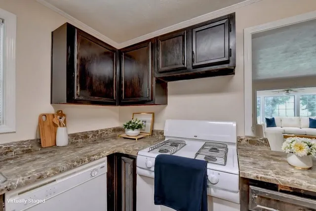 $169,900 | 102 Gettysburg Place, Sandy Springs, GA 30350