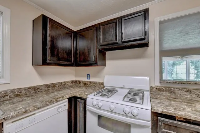 $169,900 | 102 Gettysburg Place, Sandy Springs, GA 30350