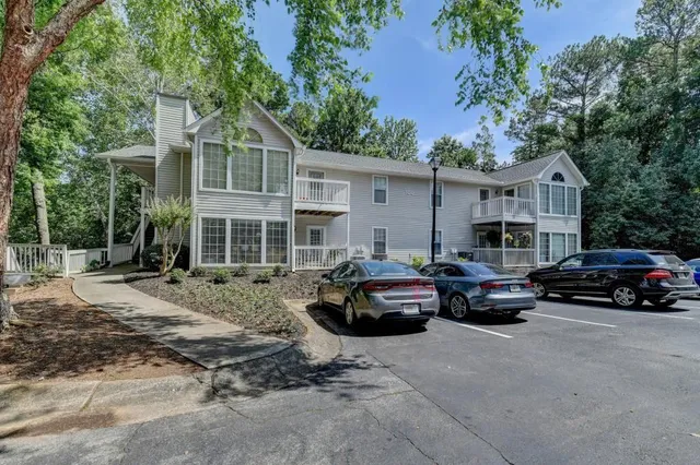 $169,900 | 102 Gettysburg Place, Sandy Springs, GA 30350