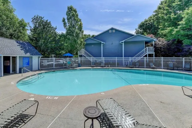 $169,900 | 102 Gettysburg Place, Sandy Springs, GA 30350