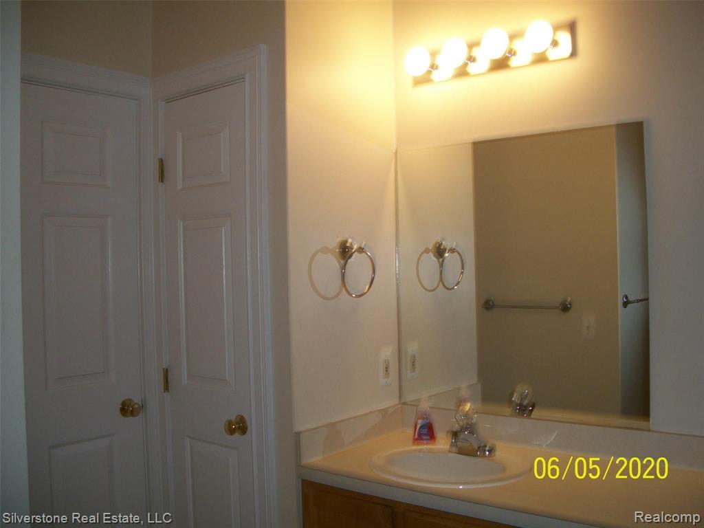 39144 Hayes Road, Unit 7 Clinton Township, MI 48038 - Photo 11 of 23