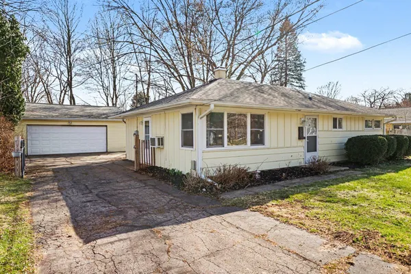 $199,900 | 133 West Hughes Street, Marshall, MI 49068
