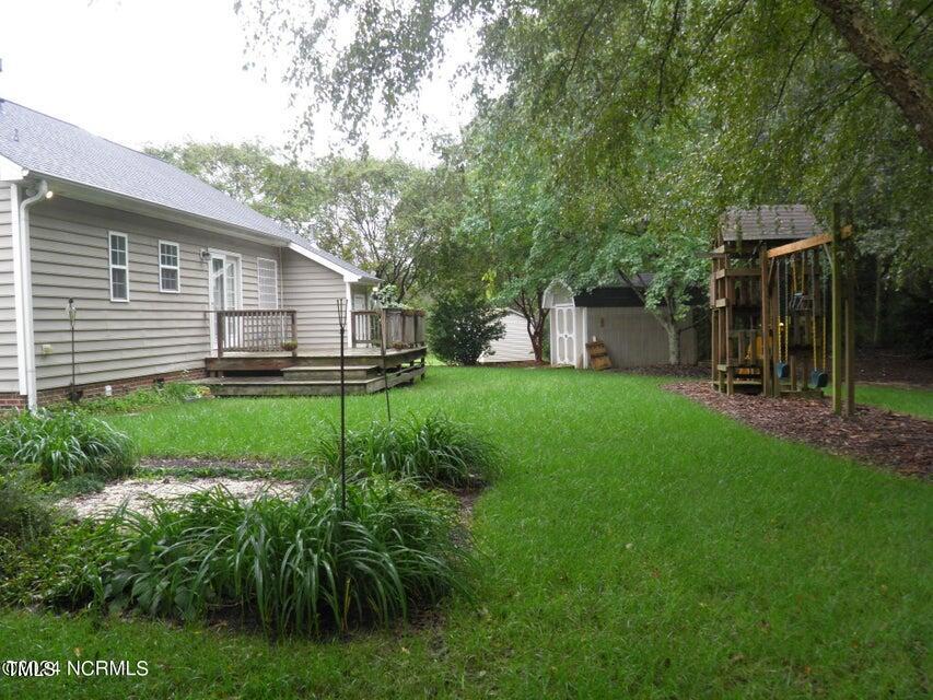 632 Compton Lane Rocky Mount, NC 27804 - Photo 29 of 35 a view of a backyard with a garden