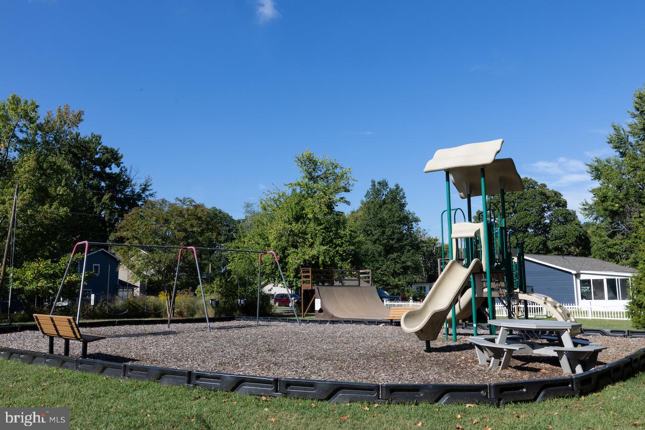 1326 Harbor Road Annapolis, MD 21403 - Photo 10 of 13 Oyster Harbor Community Playground