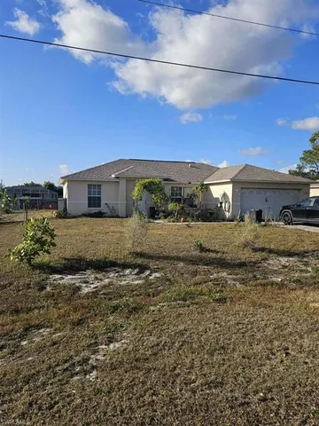 $319,900 | 718 Fargo Drive, Fort Myers, FL 33913