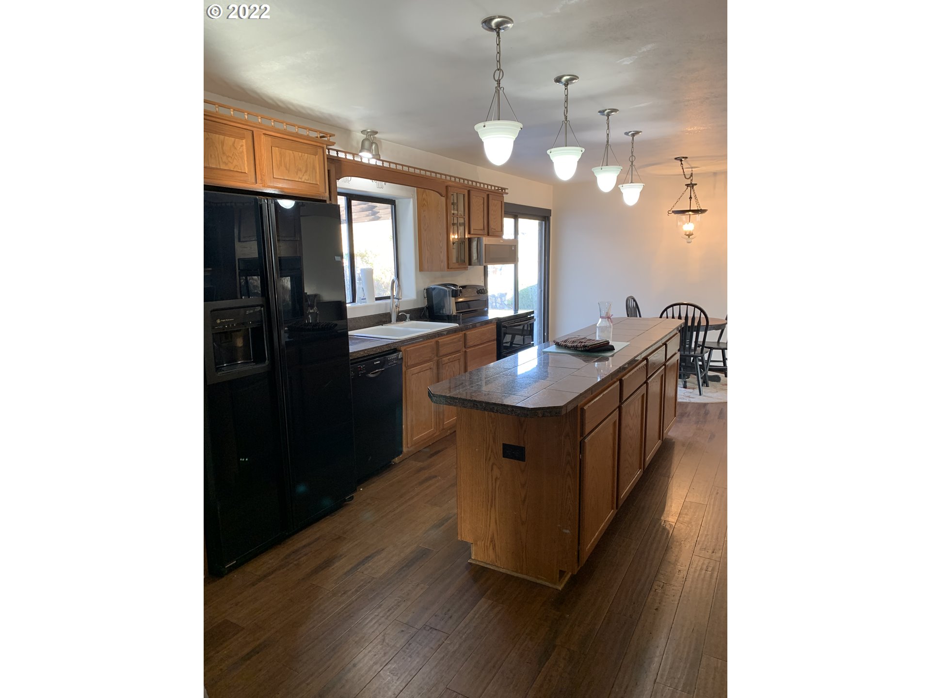 246 Lundeen Road Brookings, OR 97415 - Photo 4 of 24 Kitchen