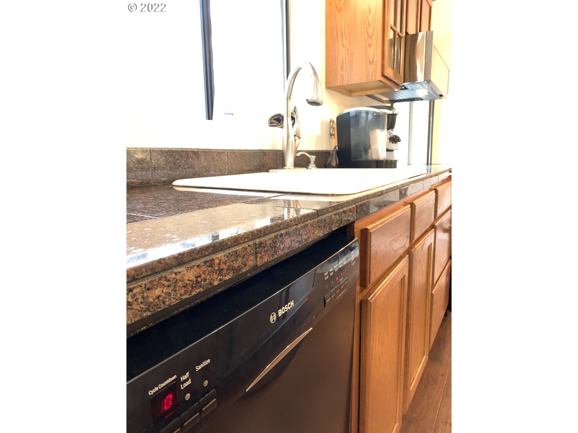 246 Lundeen Road Brookings, OR 97415 - Photo 5 of 24 Kitchen