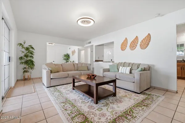 $639,000 | 934 East Berridge Lane, Phoenix, AZ 85014