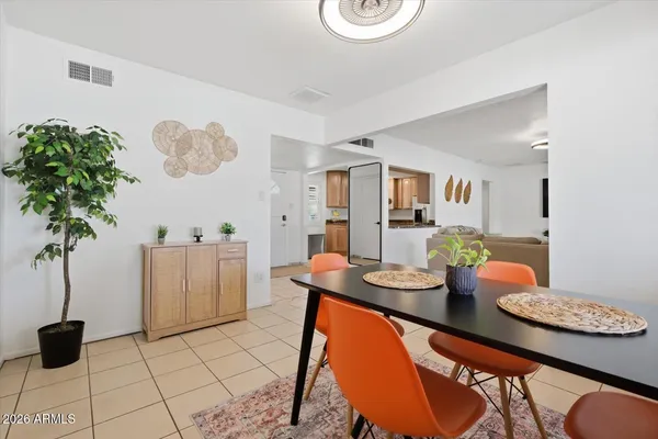 $639,000 | 934 East Berridge Lane, Phoenix, AZ 85014