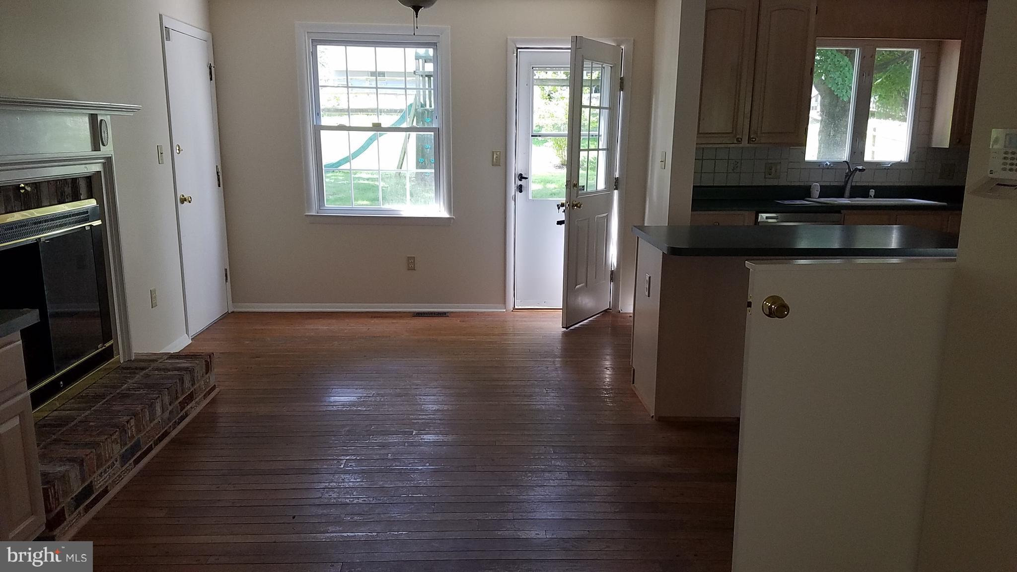 10859 Sandringham Road Cockeysville, MD 21030 - Photo 5 of 20 Interior (General)