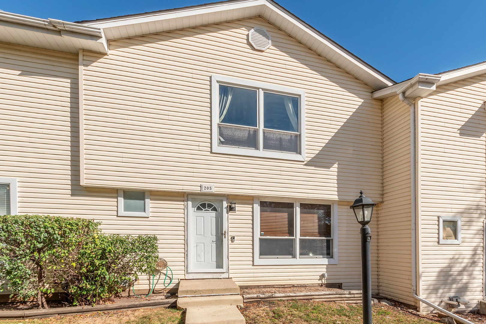 205 Raintree Court Aurora, IL 60504 - Photo 1 of 31 Gallery Image 1