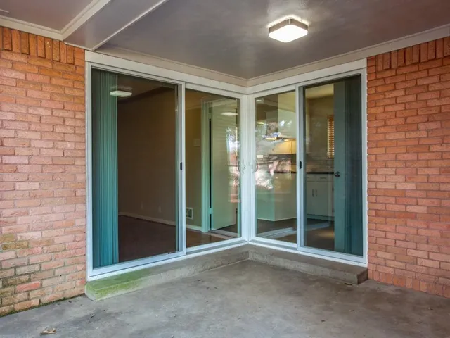 a view of an entrance of the house