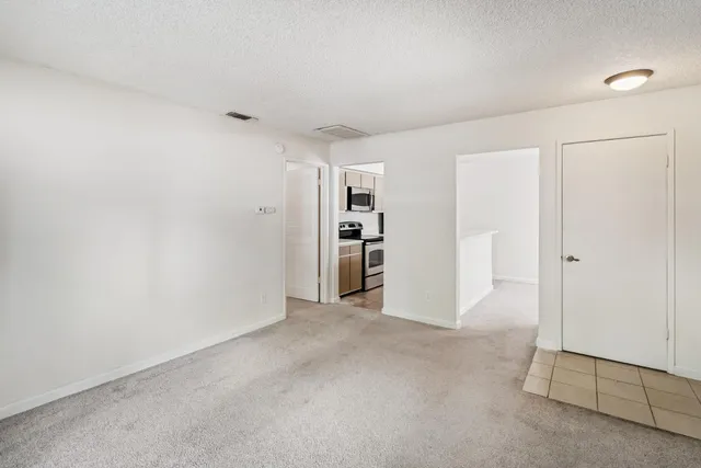 $200,000 | 750 Del Verde Circle, Unit 6, Sacramento, CA 95833