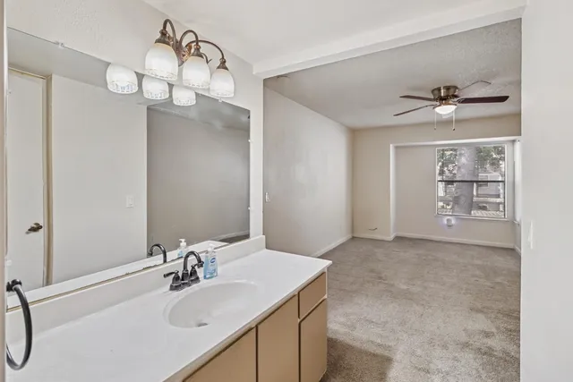 $200,000 | 750 Del Verde Circle, Unit 6, Sacramento, CA 95833