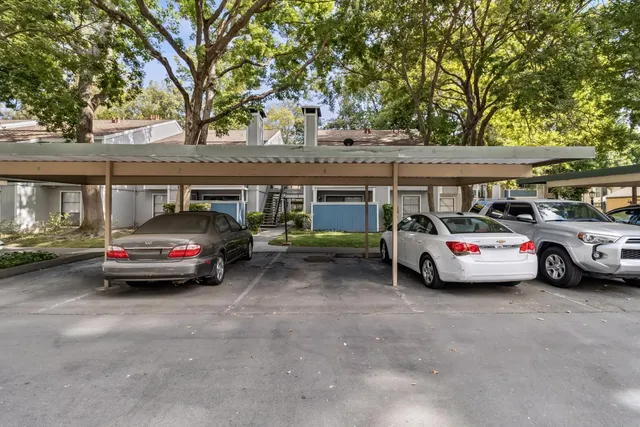 $200,000 | 750 Del Verde Circle, Unit 6, Sacramento, CA 95833