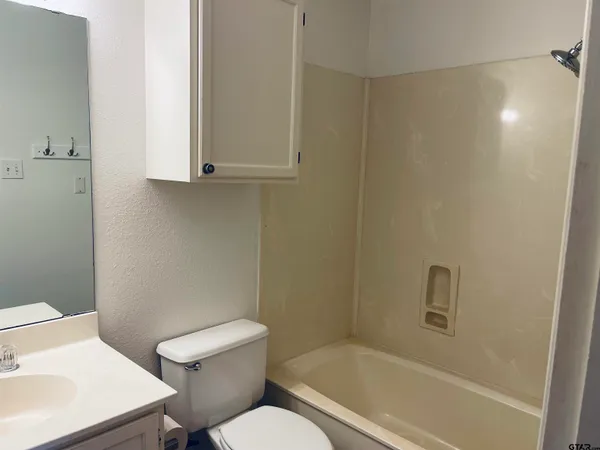 $1,600 | 943 Creekside Drive, Tyler, TX 75703