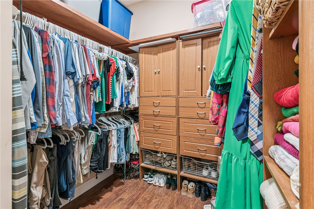 210 Sandpiper Road Brunswick, GA 31523 - Photo 21 of 54 Primary Closet