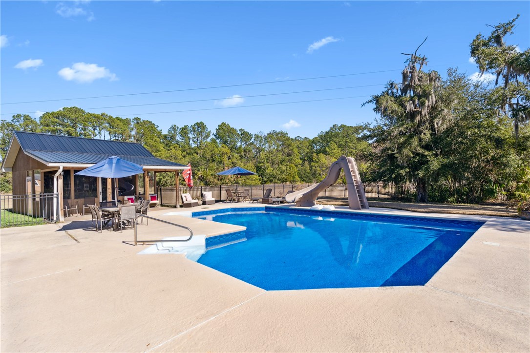 210 Sandpiper Road Brunswick, GA 31523 - Photo 47 of 54 Pool liner replaced May 2024