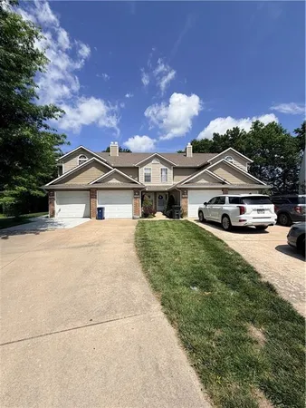$215,000 | 712 C London Way, Lee's Summit, MO 64081