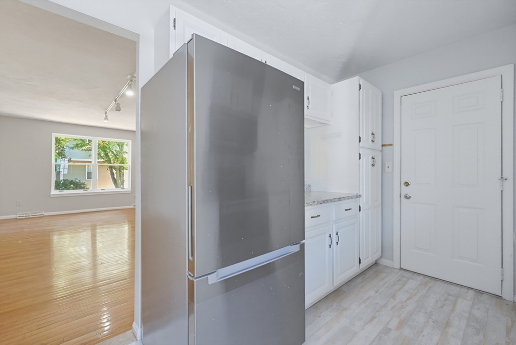 425 Main Street, Unit 9D Hudson, MA 01749 - Photo 10 of 41