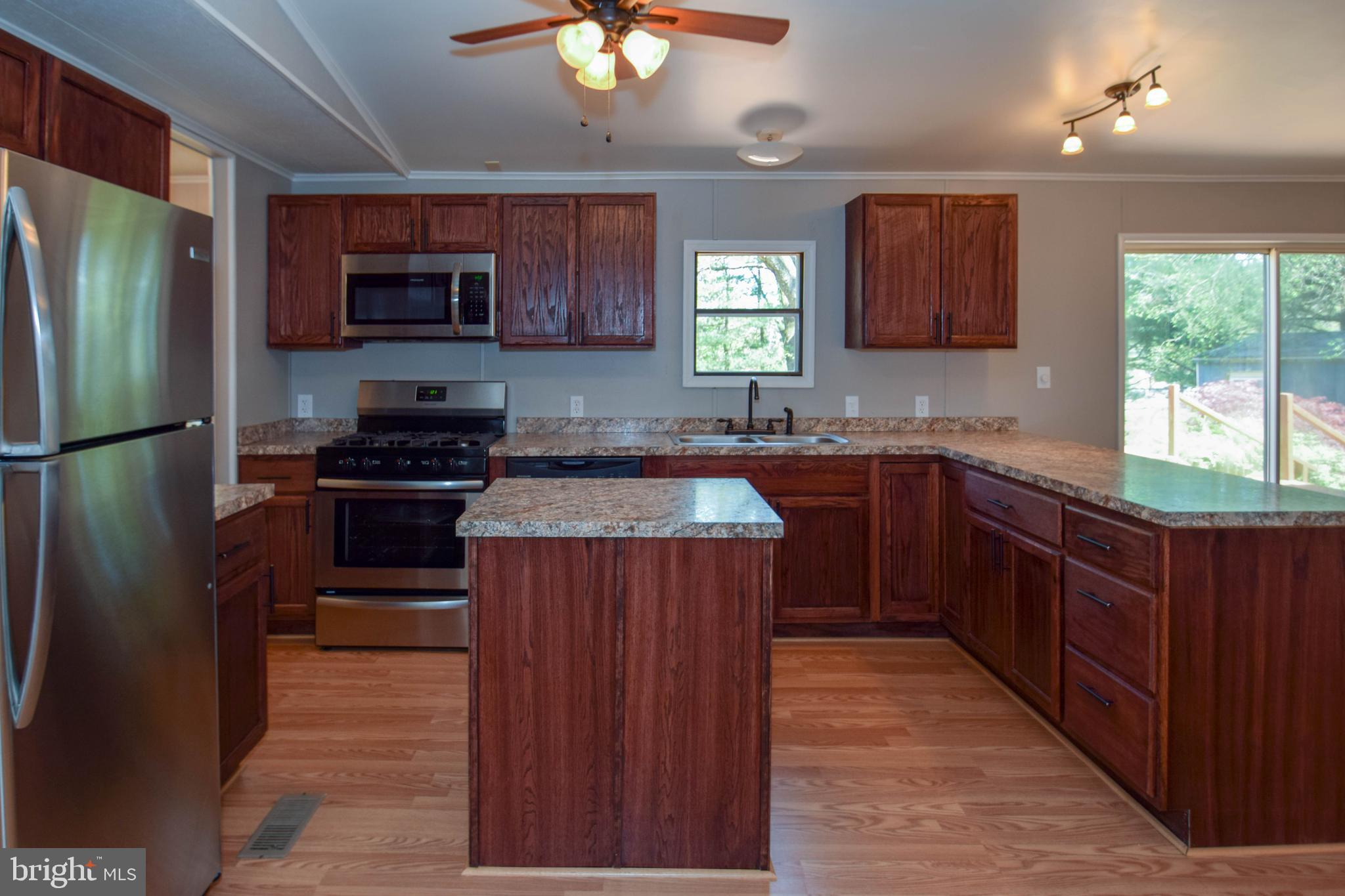 64 Gemmill Road Delta, PA 17314 - Photo 10 of 44 Stainless Steel Appliances