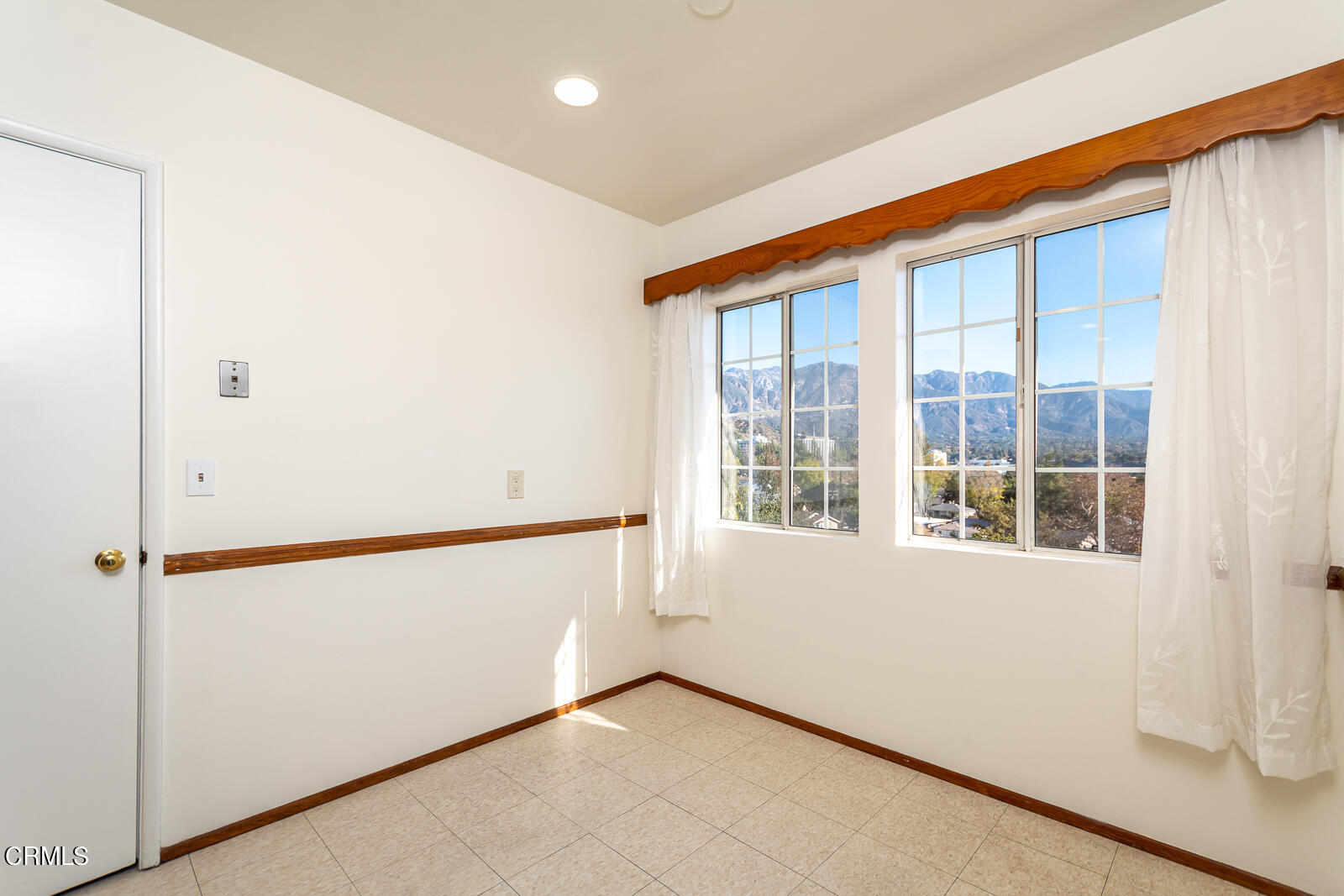 4516 Daleridge Road La Canada Flintridge, CA 91011 - Photo 9 of 22 a view of an empty room with a window