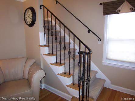 3530 Wakefield Road Berkley, MI 48072 - Photo 22 of 42 staircase 1.jpg