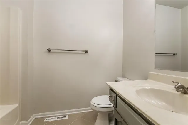 $2,360 | 10423 North Cherry Drive, Kansas City, MO 64155