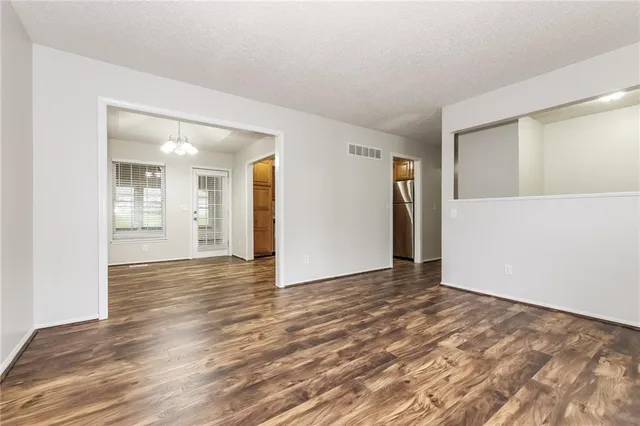 $2,360 | 10423 North Cherry Drive, Kansas City, MO 64155