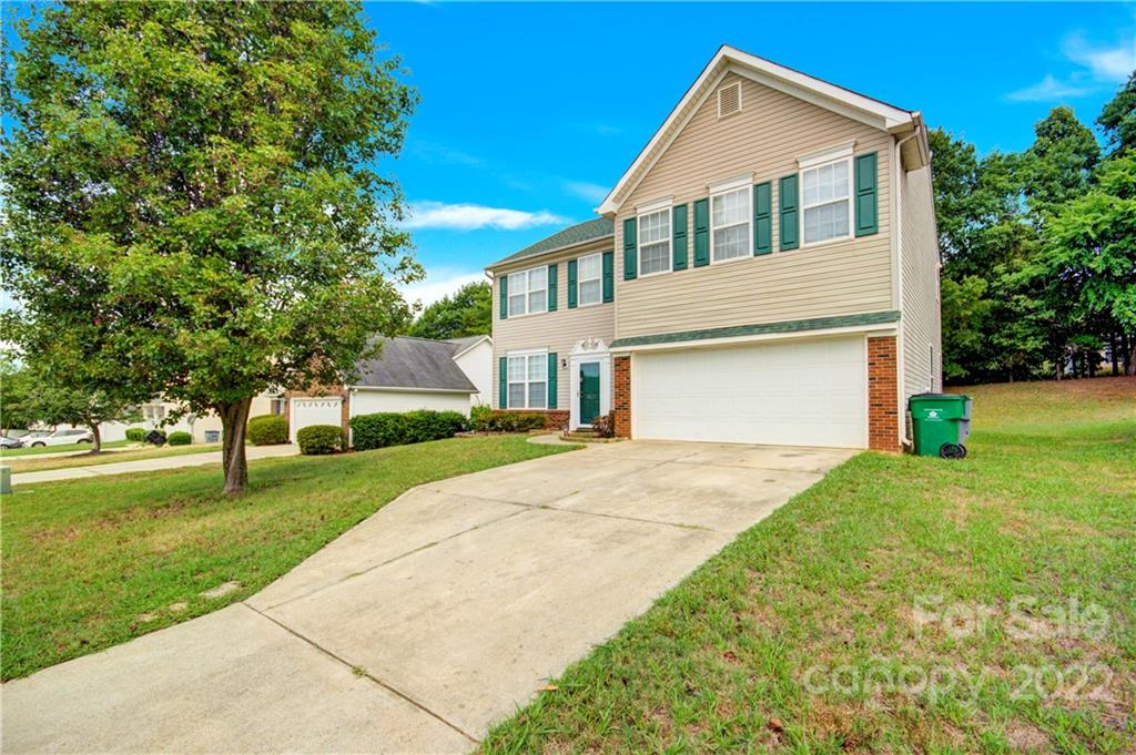 9030 Hedge Maple Road Charlotte, NC 28269 - Photo 2 of 23