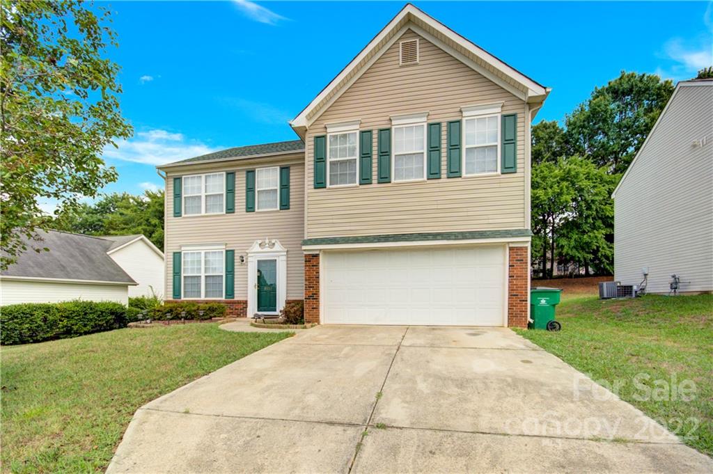 9030 Hedge Maple Road Charlotte, NC 28269 - Photo 3 of 23