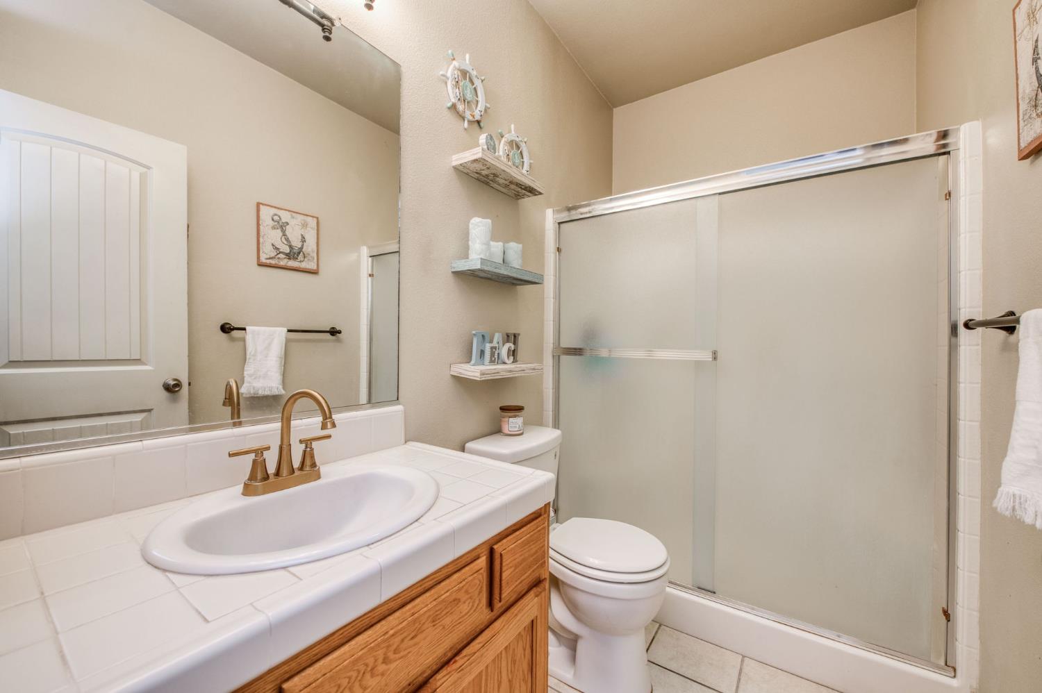 297 West Lilac Avenue Reedley, CA 93654 - Photo 11 of 63
