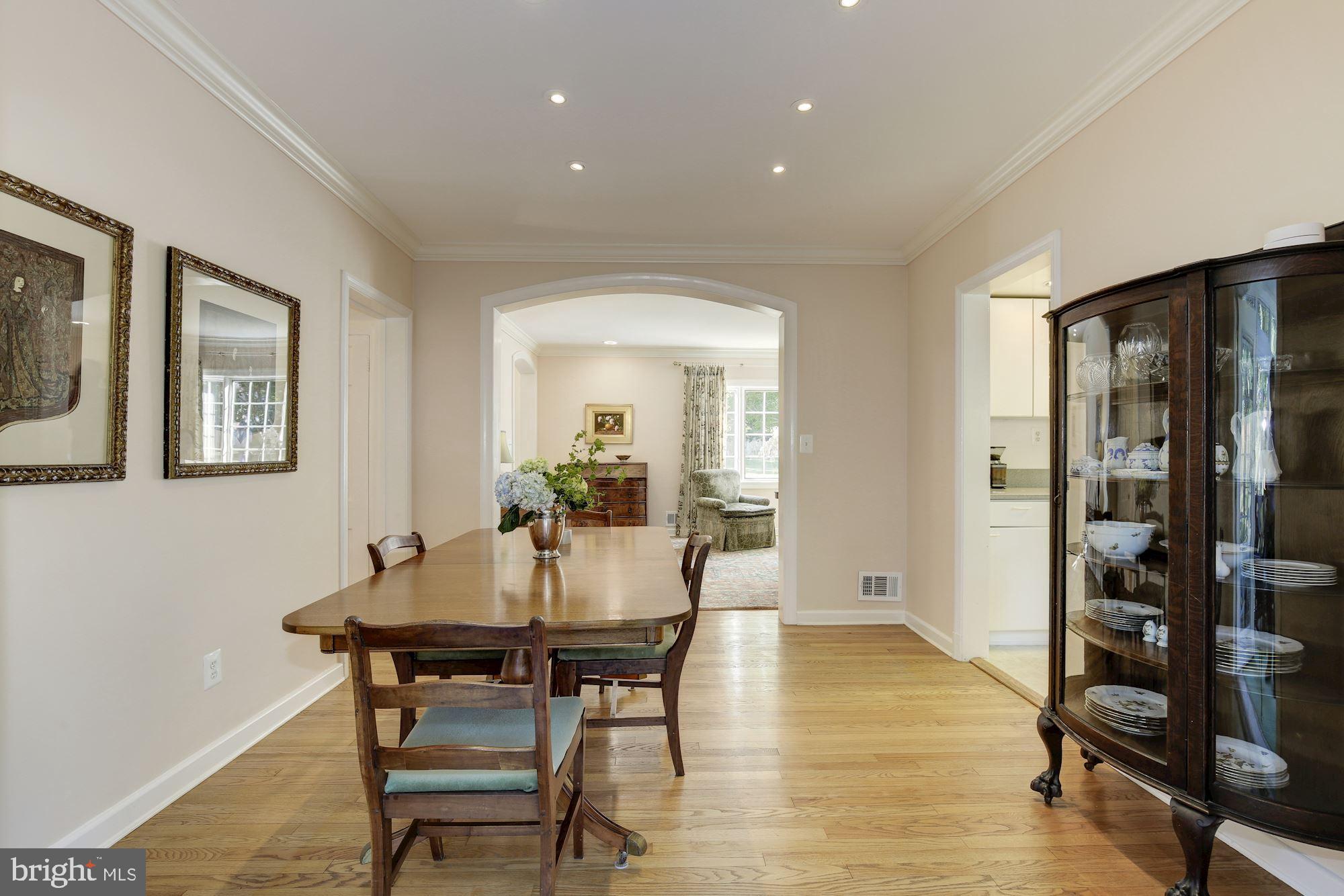 Dining room, view 3