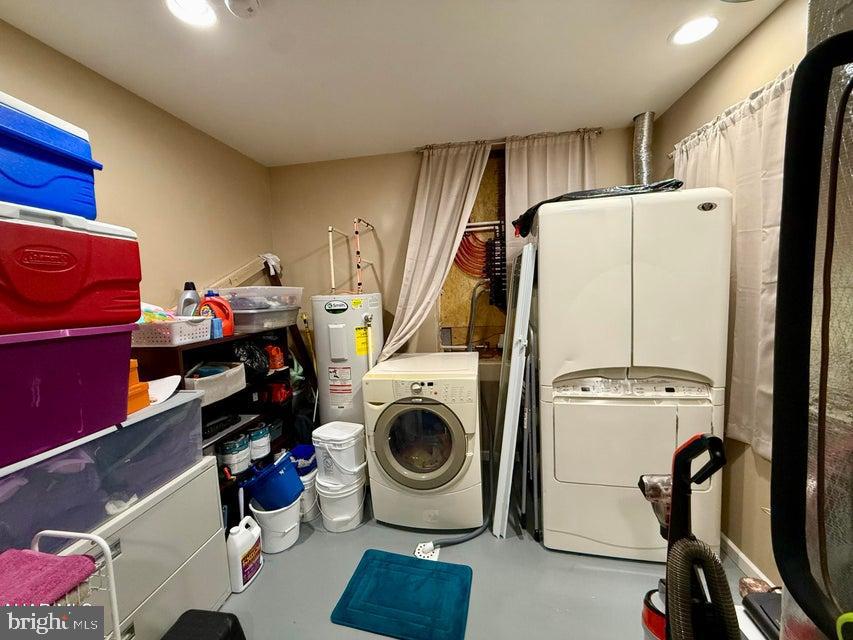 911 Lower Main Street Saxton, PA 16678 - Photo 46 of 63 a utility room with dryer and washer
