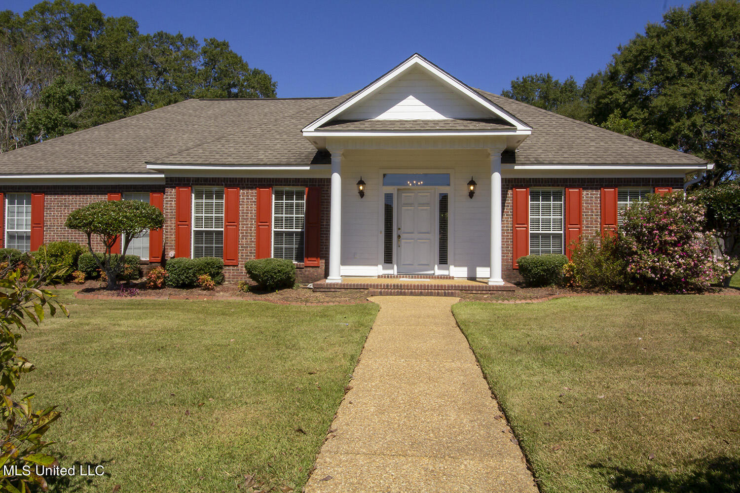 301 Windy Ridge Drive Brandon, MS 39042 - Photo 2 of 42 IMG_4985