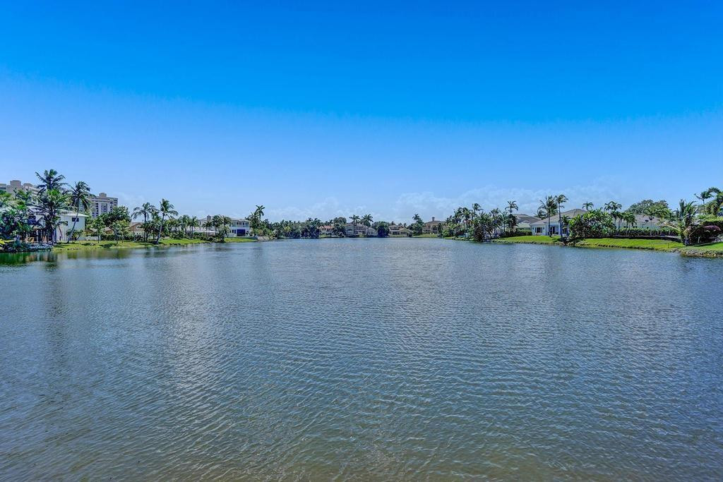 14 Gatehouse Road Sea Ranch Lakes, FL 33308 - Photo 3 of 10 Photo 3