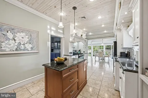 $699,000 | 267 West White Horse Pike, Berlin, NJ 08009