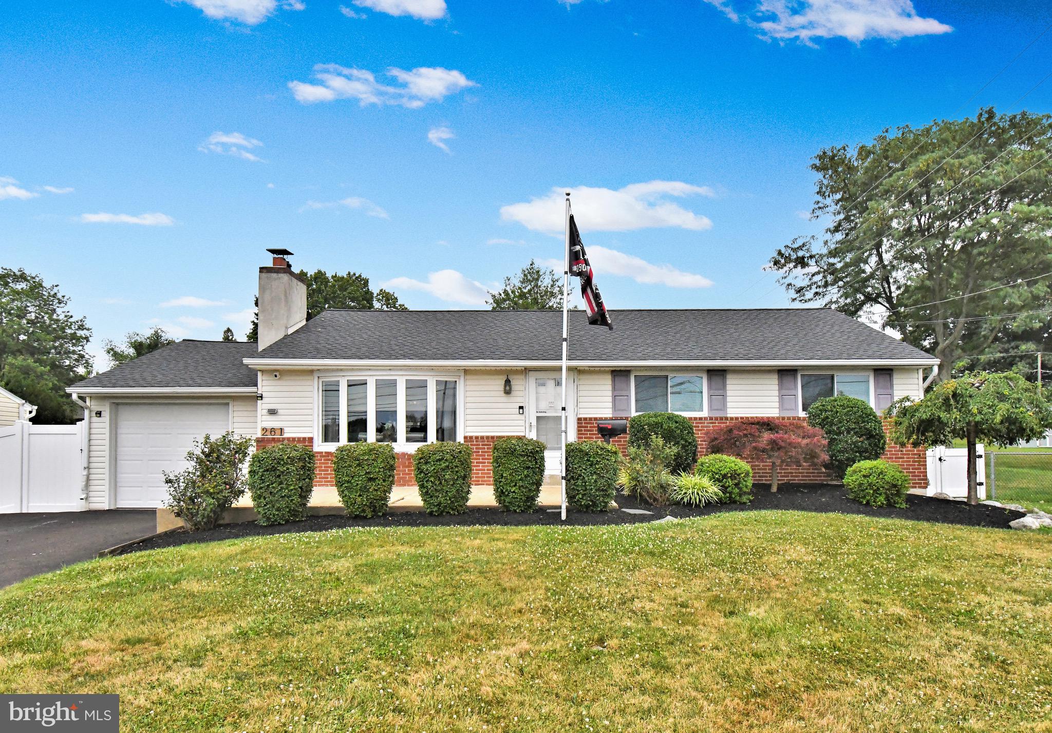 261 Valley Road Warminster, PA 18974 - Photo 2 of 51