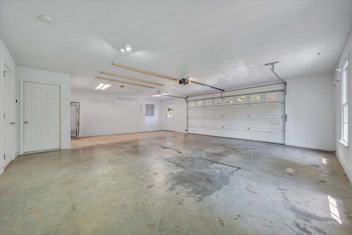 239 Pin Oak Drive Blue Ridge, VA 24064 - Photo 7 of 40 700' Garage Main Level