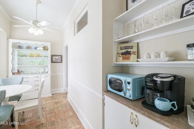 $3,000 | 145 St Francis Street, Biloxi, MS 39530