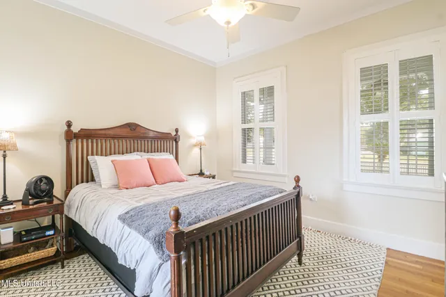 $3,000 | 145 St Francis Street, Biloxi, MS 39530