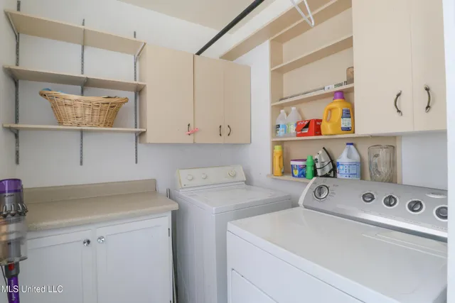 $3,000 | 145 St Francis Street, Biloxi, MS 39530