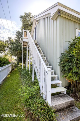 $3,000 | 145 St Francis Street, Biloxi, MS 39530